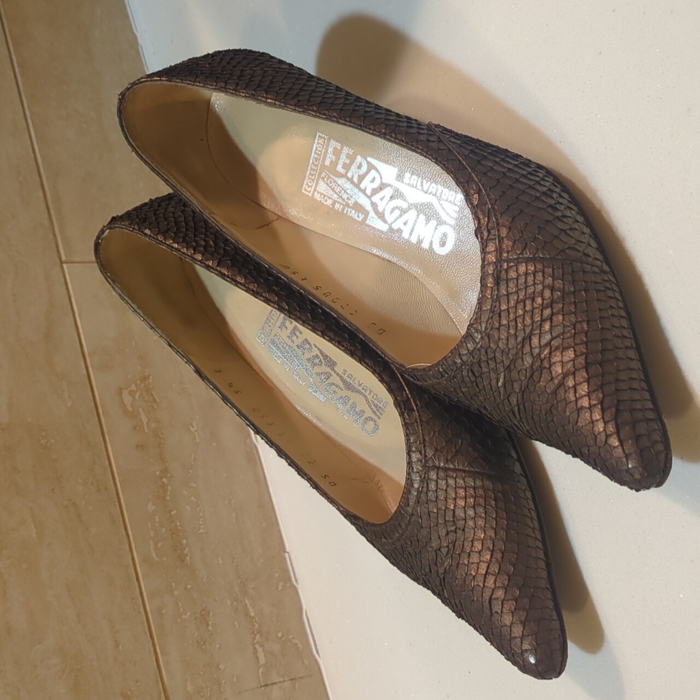 Salvatore Ferragamo bronze snakeskin leather heels. US 5.5